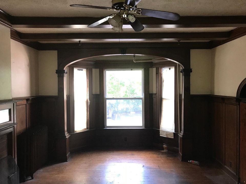 2nd image of 1239 Lake Ave