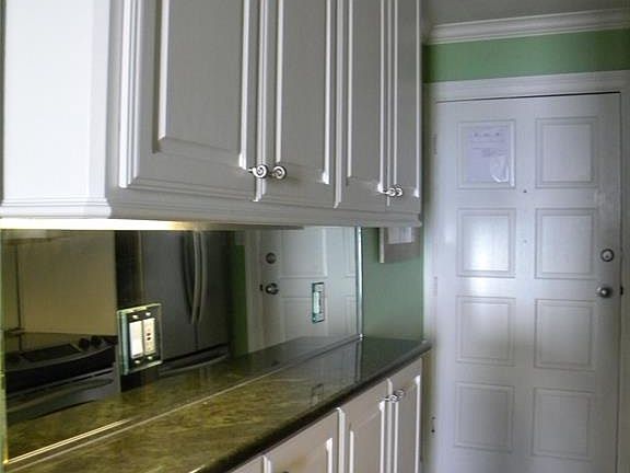 4th image of 415 E Beach Dr APT 809