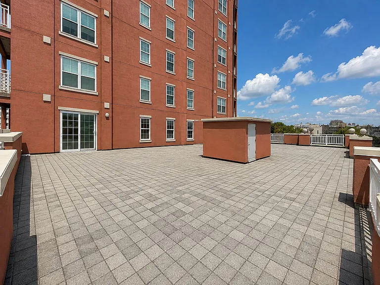 45 Oceana Dr E #6D — Photo 16