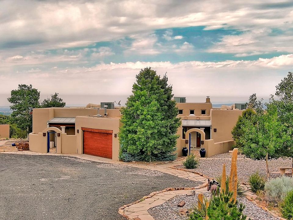 1st image of 11 Rebecca Ln