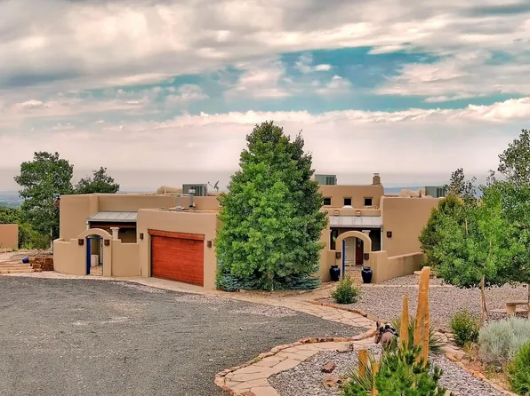 11 Rebecca Ln, Santa Fe, NM 87505