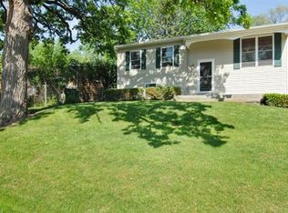 1033 Hillwood Cir, Round Lake Beach, IL 60073