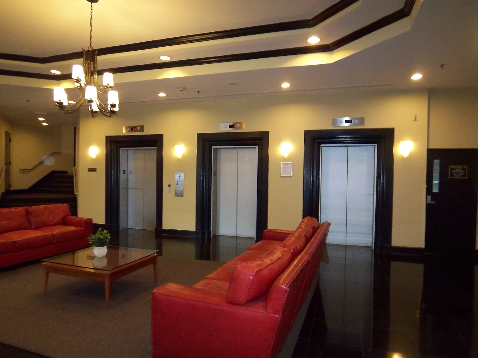 1001 N Randolph St — Photo 2