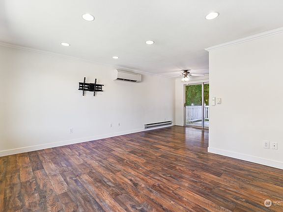 4th image of 2975 Aegean Boulevard NE