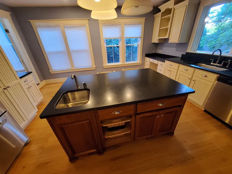 114 W Lexington Ave — Photo 23