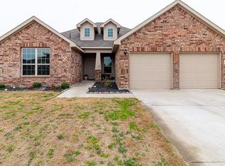 202 Hitt St, Waxahachie, TX 75165