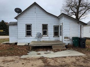 208 Water St, Russell, MN 56169