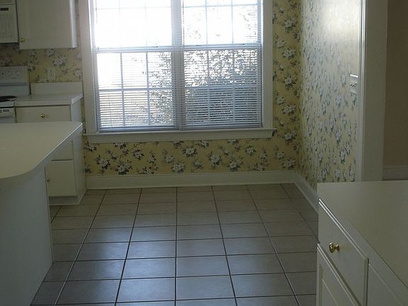 4th image of 3032B Edward Ct