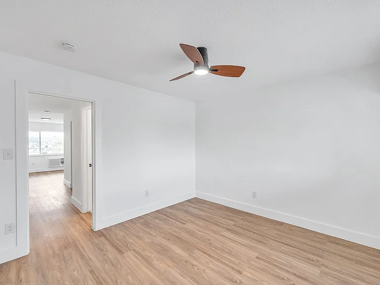 2366 Shelley St #13 — Photo 25