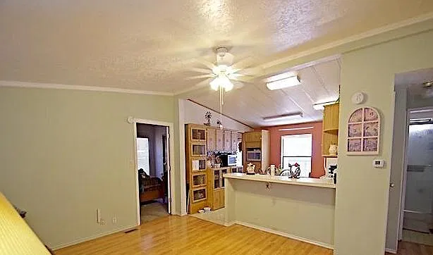 1386 W 3rd St — Photo 3
