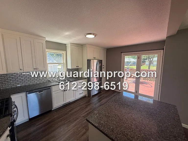 350 93rd Ave NE — Photo 5