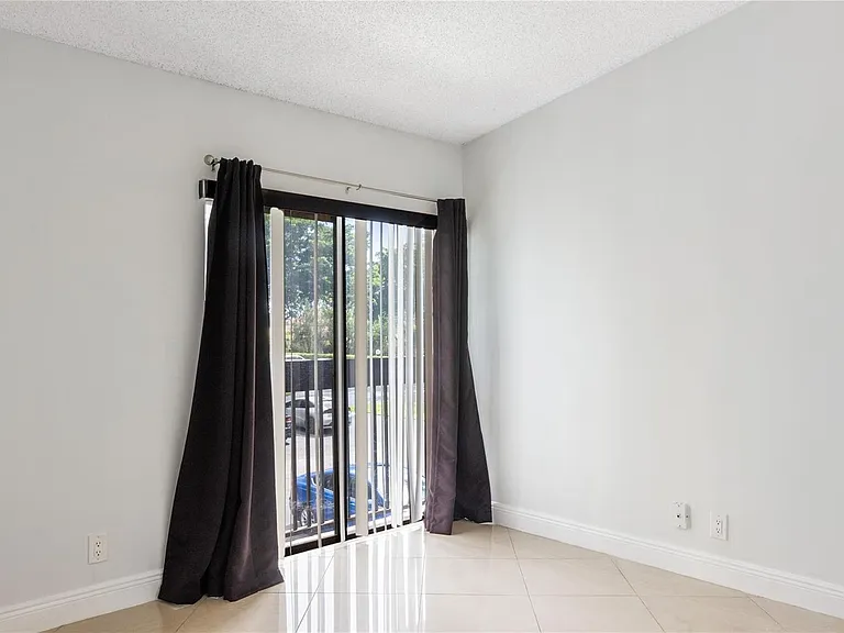 2067 SW 15th St #232 — Photo 16