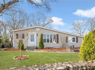 25 Pepin St, West Warwick, RI 02893