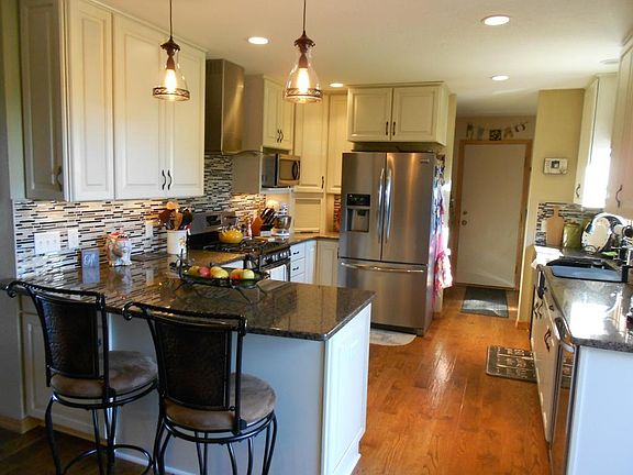 2nd image of 4637 W Tumblecreek Dr
