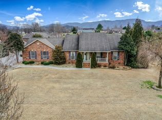 511 Golden Rose Dr, Maryville, TN 37803