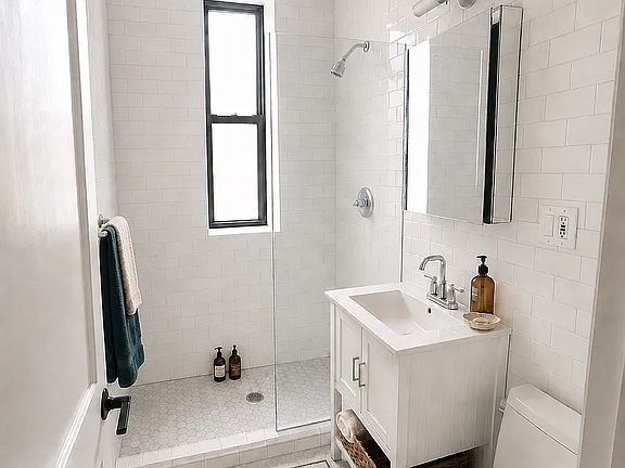 5th image of 55 E 95th St #5C