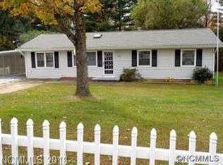 106 Willowbrook Rd, Hendersonville, NC 28792