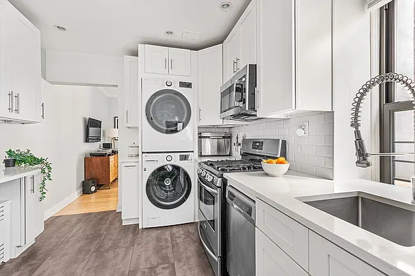 Rented by Compass | media 11