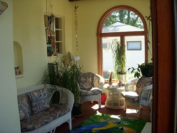 5th image of 150 Islington St