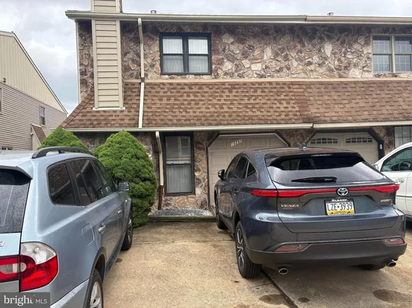 10231 Rubin Ln, Philadelphia, PA 19116