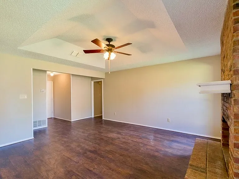 3502 Wentworth Dr — Photo 1