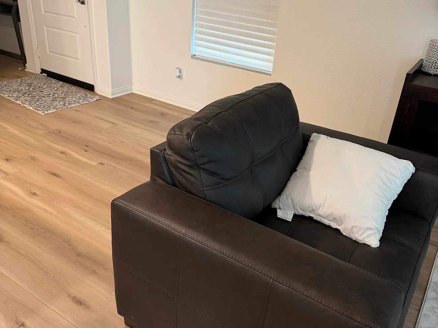 4 bed, 2103 sqft, $900 — Photo 2