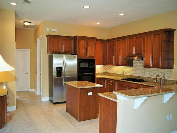 3rd image of 10050 Remington Dr