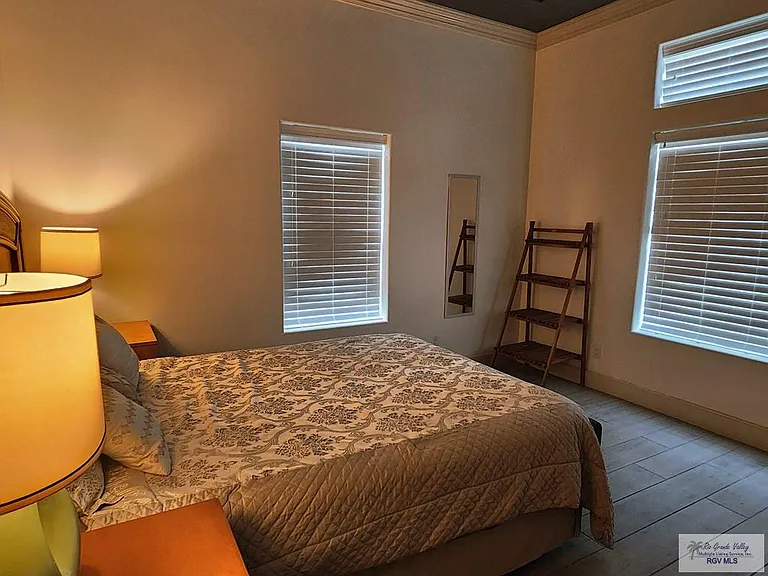 2521 Los Portales Dr — Photo 22
