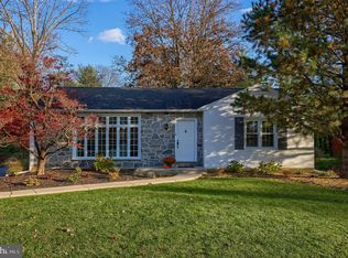 1514 Hollywood Dr, Lancaster, PA 17601