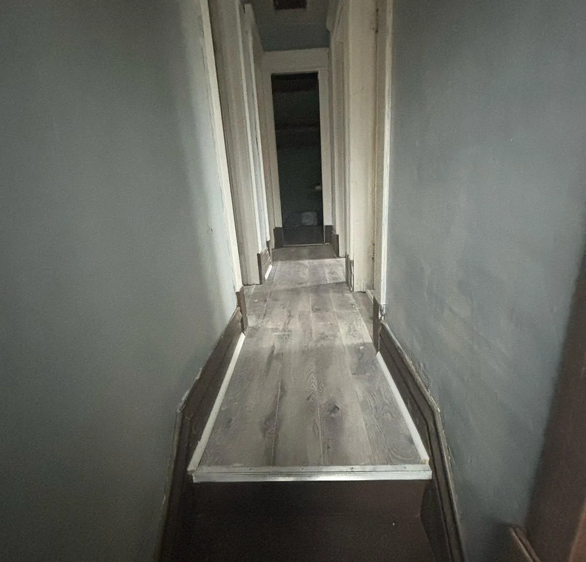 3 bed, 900 sqft, $1,498 — Photo 2