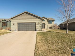 3504 E Brewster St, Sioux Falls, SD 57108