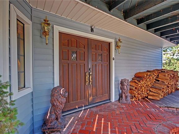 3rd image of 47085 Skyview Dr