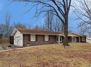 2713 Surrey Hill Dr, Saint Charles, MO 63303