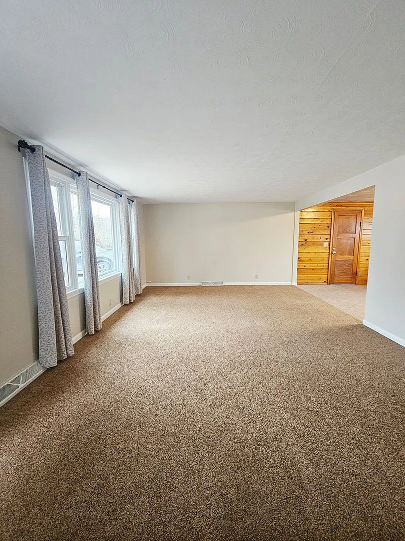 3 Bed | 1 Bath | Single Garage | West Rapid — Photo 2