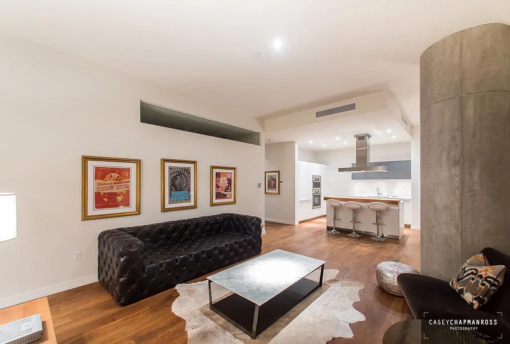 210 Lavaca St — Photo 4