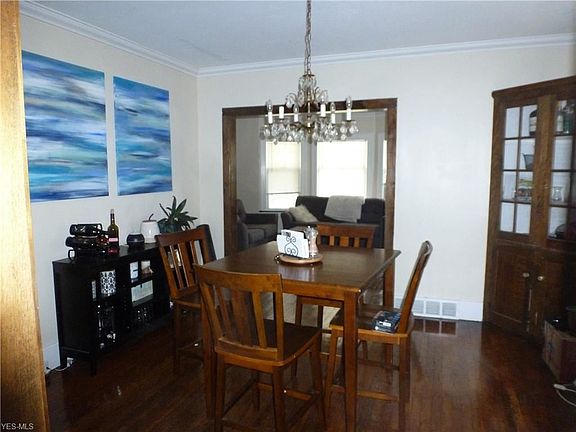 5th image of 1632 Larchmont Ave #1634