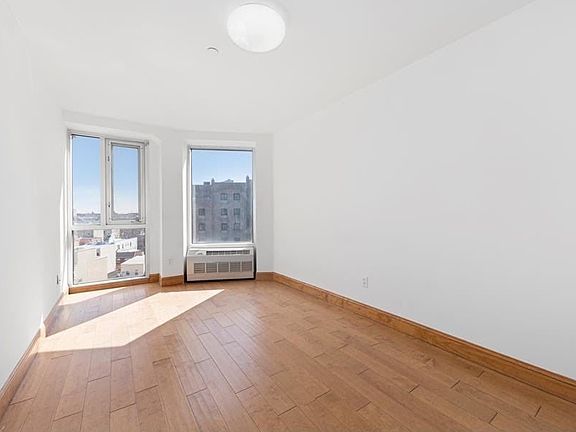 5th image of 2620 21st St #5B