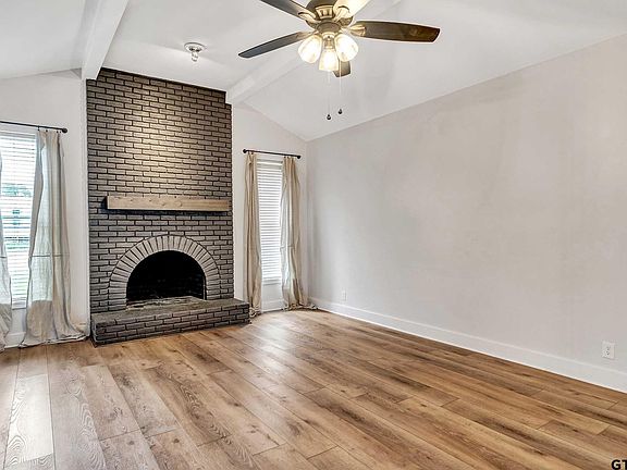 4th image of 4601 Cambridge Dr