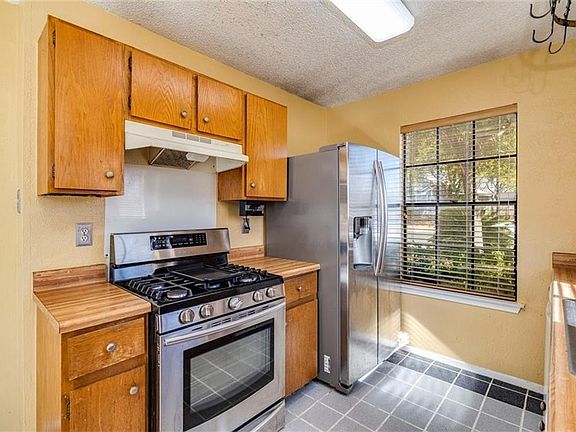 3rd image of 1421 Dominique Dr