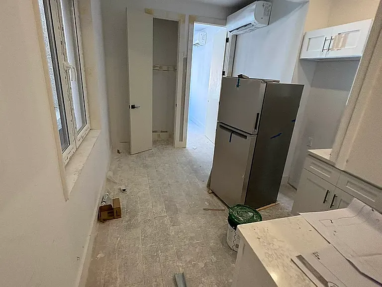 1670 Nelson Ave #1B — Photo 2