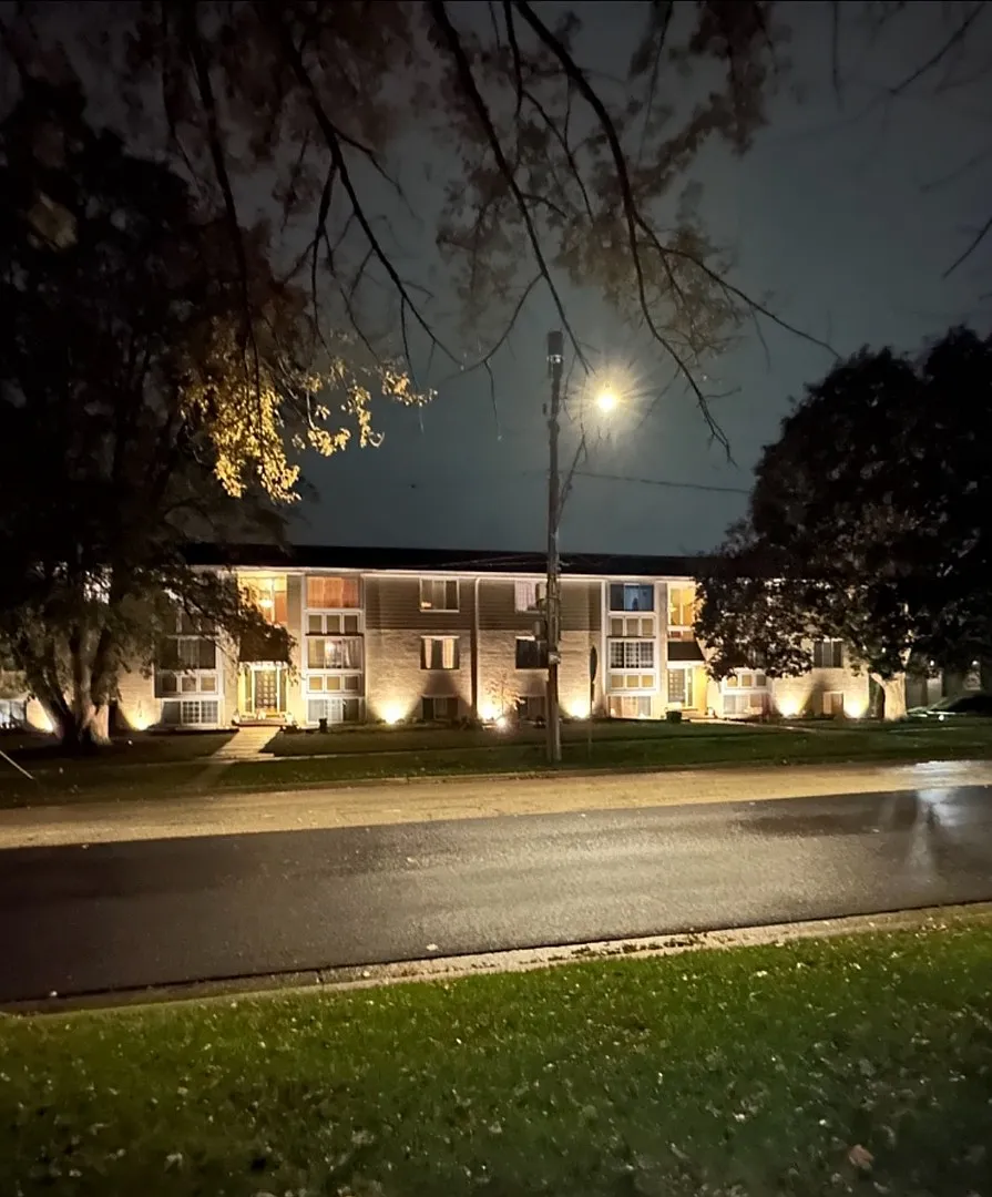 2 bed, 1000 sqft, $1,595 — Photo 4