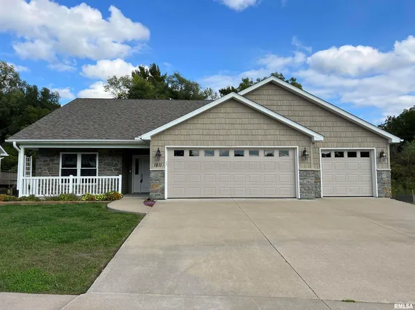 1811 E 6th St #A, Coal Valley, IL 61240