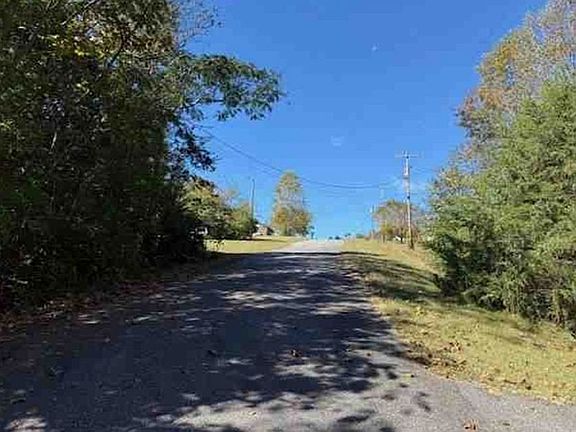 Exterior Neighborhood (street photo)