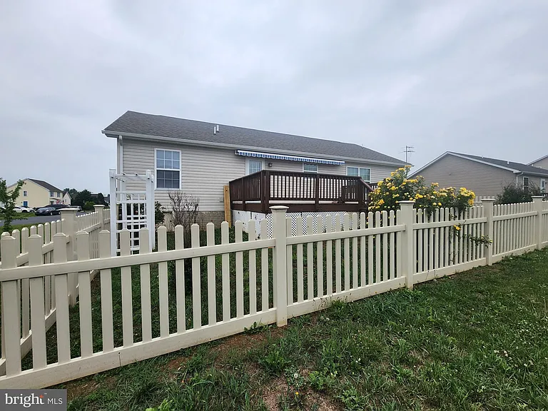 227 Tather Dr — Photo 3