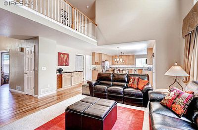 Bright Open FLoor Plan