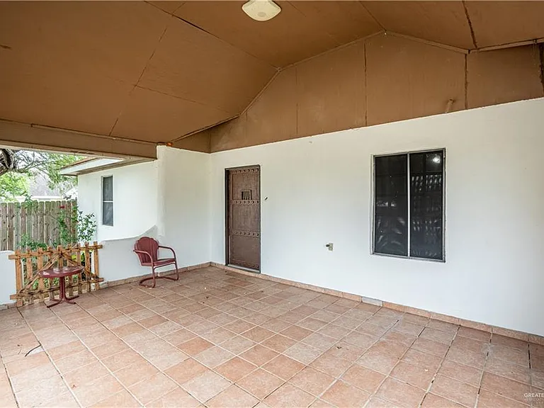 200 S Bentsen Rd — Photo 24