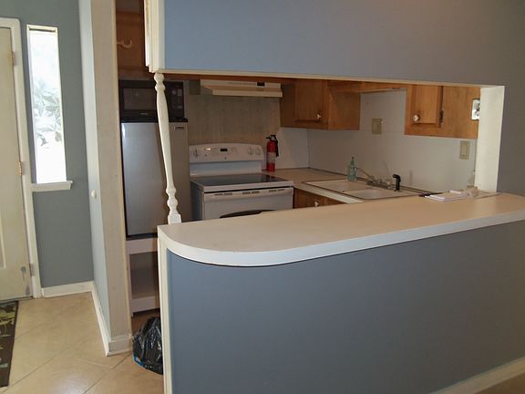 4th image of 80 Palisade Cir