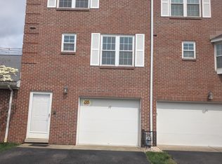 32 Downing St, Charleston, WV