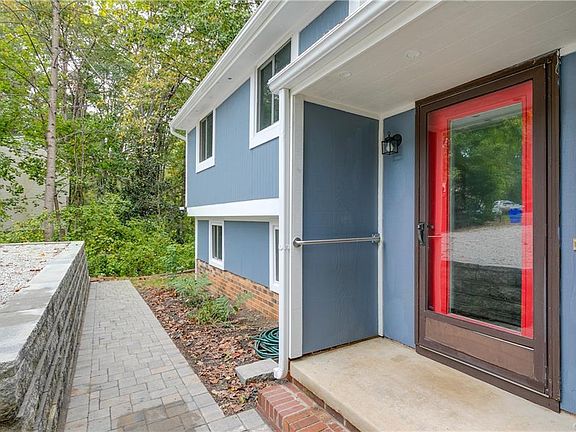 3rd image of 1601 Bernice Ln