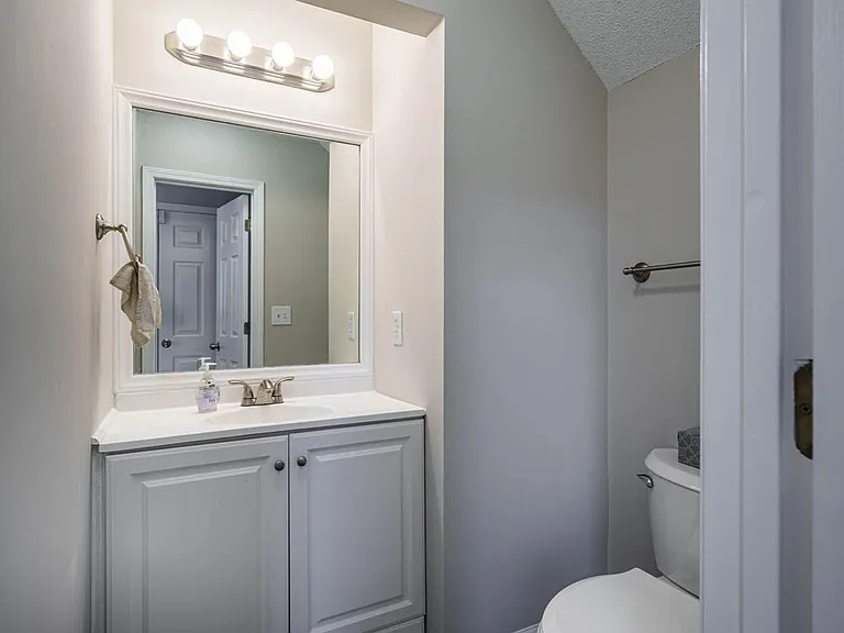 101 Thorncrest Dr — Photo 27